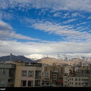 آسمان تهران همچنان آبی است