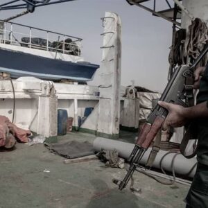 توقیف 2 لنج عمانی و یک قایق ترال غیرمجاز در آب‌های جاسک