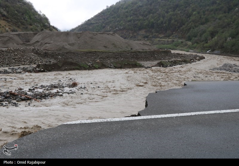 سیلاب در بلوچستان/ مسدود شدن محورهای مواصلاتی/ مدارس 5 شهرستان تعطیل شد