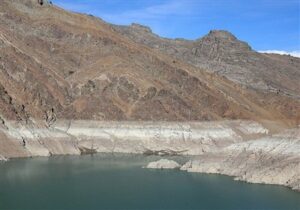 ذخایر “تقریباً هیچ” آب در سد کرج/ 97 درصد مخزن خالی شد + فیلم