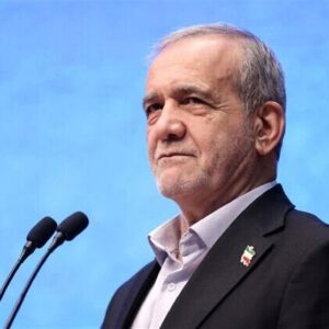 رئیس جمهور: آن‌چه را که می‌نویسیم، عمل می‌کنیم/قرار گرفتن مردم مقابل حاکمیت تلاش بیهوده دشمنان بود