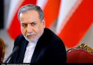 عراقچی خطاب به آمریکایی‌ها: به‌جای فریب جهان، دنبال دیپلماسی شرافتمندانه باشید