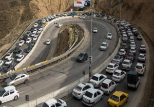 ترافیک پرحجم در جاده‌های شمال/ بارش برف در کندوان، لاریجان و گدوگ
