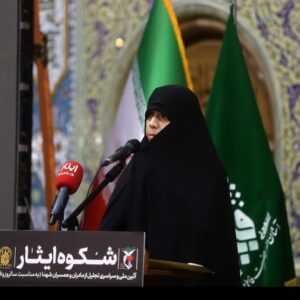 انقلاب اسلامی؛ جرعه‌نوش کوثر فاطمی و بنیان‌گذار الگوی نوین زن