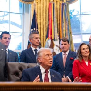 ترامپ قانون لغو دائمی تحریم سوریه را امضا کرد