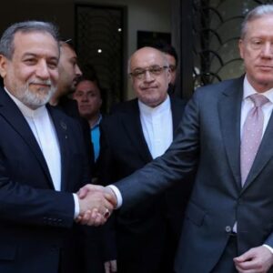 عراقچی: خواستار فصلی جدید در روابط با لبنان هستیم