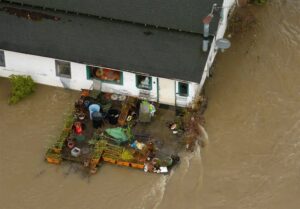 وضع اضطراری در واشنگتن به دلیل بارش باران‌های سیل‌آسا