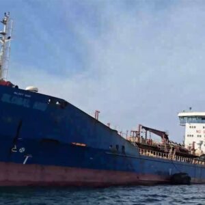 توقیف نفتکش خارجی با 6 میلیون لیتر سوخت قاچاق در دریای عمان/ بازداشت 18 متهم + فیلم و تصاویر