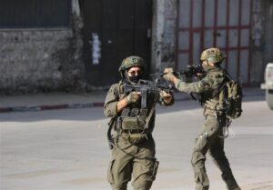 حملات گسترده صهیونیست‌ها به کرانه باختری و بازداشت فلسطینی‌ها