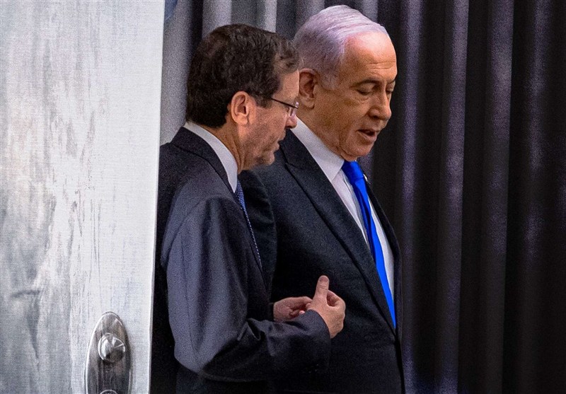 رسانه عبری: اسرائیل بر لبه پرتگاه فروپاشی در حال رقصیدن است