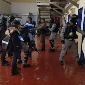 رسانه عبری از شرایط قرون وسطایی زندان‌های اسرائیل پرده برداشت