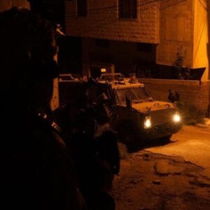 تجاوز صهیونیست‌ها به منازل کرانه باختری و ضرب و شتم فلسطینیان