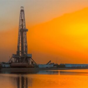 ادامه وقت‌کشی در توسعه بزرگ‌ترین میدان مشترک نفتی ایران/ تعلل بانک‌ها برای چیست؟