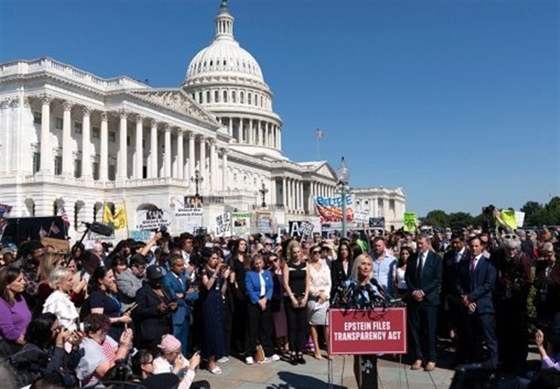 قربانیان پرونده اپستین خواستار پاسخگو کردن دادگستری آمریکا شدند