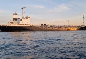 توقیف کشتی حامل 4 میلیون لیتر سوخت قاچاق در خلیج فارس