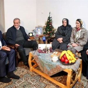 دیدار رئیس جمهور با خانواده شهید مسیحی