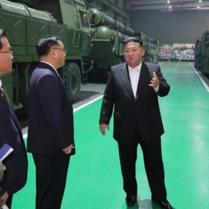 تأکید رئیس کره شمالی بر ارتقای سامانه‌های تسلیحاتی راکت‌انداز