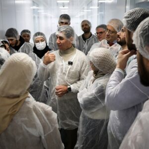 چگونه 6 رزیدنت ایرانی انحصار دارویی آمریکا را درهم شکستند؟