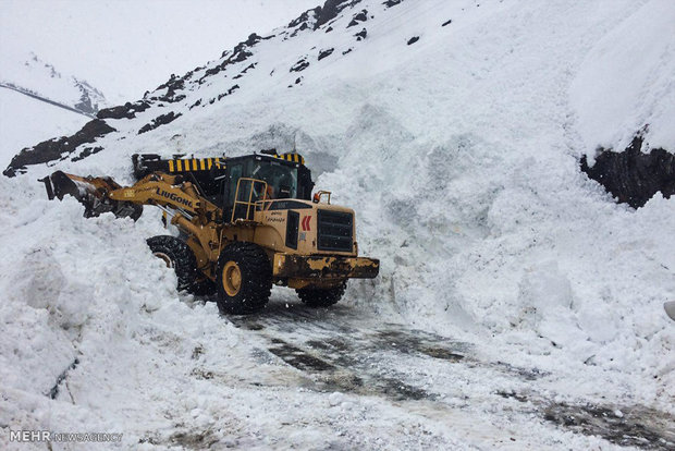 عزیزی: ۵ شهروند گرفتار در برف در نقطه صفر مرزی مفقود شدند