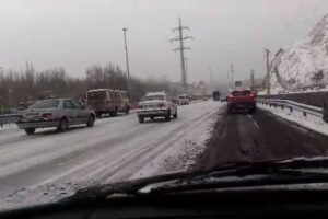 همه محورهای اصفهان باز است؛ لغزندگی محورهای غرب و جنوب