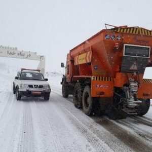ذخیره‌سازی ۷۵ هزار تُن شن و نمک برای طرح زمستانی همدان