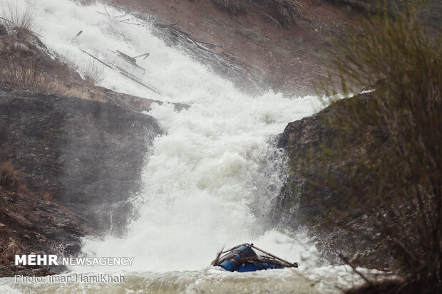 سر ریز شدن سد تنگ مهر در جنوب فارس