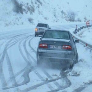 انسداد راه ۷۰ روستای مازندران بر اثر برف؛ راه ۲۶ روستا بازگشایی شد