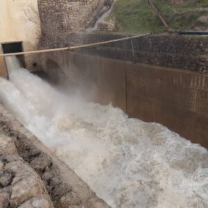 باز شدن دریچه‌های تخلیه رسوب سد مخزنی استقلال میناب