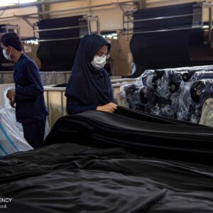 فعالان حوزه پوشاک عفیفانه مشهد میان فشار اقتصادی و سیاست‌های فرهنگی