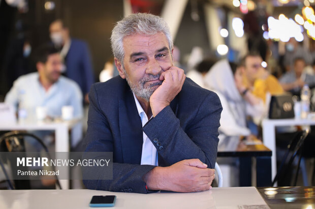 جعفر دهقان تجلیل شد؛ هنرمندی با کارنامه‌ای غنی اما به دور از منیت