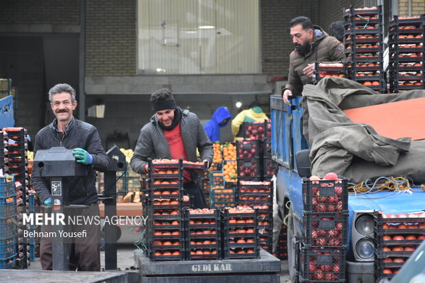 کنترل قیمت و کیفیت اقلام یلدایی در میادین میوه و تره‌بار