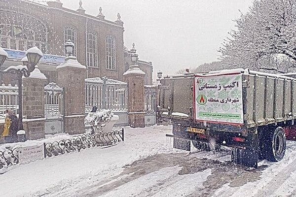 تجهیز ۳۰۰ دستگاه و ۵.۵ میلیون لیتر محلول یخ‌زدا برای زمستان در تبریز