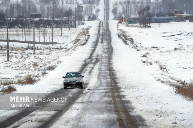 همه محورهای اصفهان لغزنده است؛ به غرب سفر نکنید