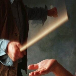 پرتاب لیوان از سوی معلم، دانش‌آموزی بهارستانی را راهی بیمارستان کرد