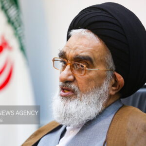 آیت الله سعیدی: نماز معیار سنجش اعمال و محور تربیت دینی جامعه است