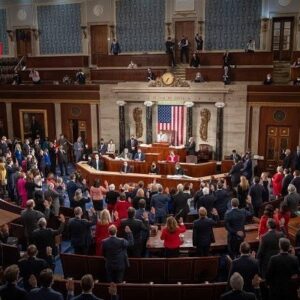 طرح الزام ترامپ برای کسب مجوز از کنگره برای حمله به ونزوئلا رأی نیاورد