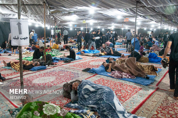 اسکان اضطراری در راه‌ماندگان برف وکولاک در حسینه اعظم زنجان