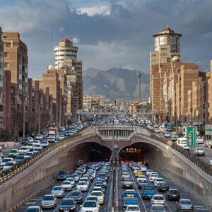 تردد در اکثر معابر و بزرگراه‌های تهران سنگین است