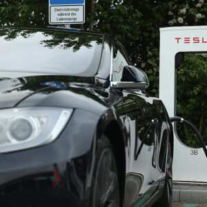 فریبکاری تبلیغاتی تسلا به توقف فروش محصولاتش منجر شد