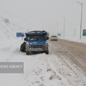 آغاز بارش برف در گردنه حیران آستارا