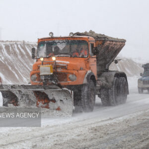 راه دسترسی ۷۰ روستای دلفان به علت بارش برف مسدود شد