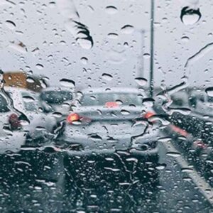 ترافیک پر حجم در بزرگراه‌های تهران همزمان با بارش باران