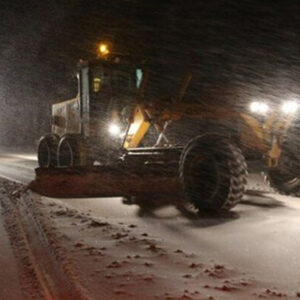 اولین عملیات برف‌روبی استان کرمان در گردنه کفنوییه