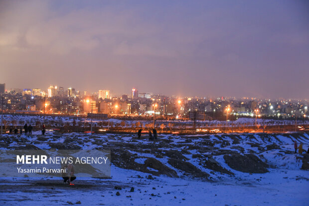 ۵۳ عملیات آتش‌نشانی مشهد برای مدیریت حوادث ناشی از بارش برف و باران 