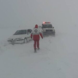 ۳۲ مسافر گرفتار برف و کولاک در استان سمنان امداد رسانی شدند