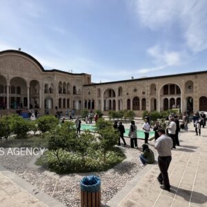 دانشجویان و اساتید کاشان از اماکن تاریخی کاشان بازدید رایگان دارند