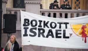 هاآرتص: تبعات نسل کشی در غزه دامن اسرائیل را گرفته است