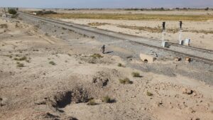 جابجایی ریل راه‌آهن از جوار «تپه حصار دامغان»