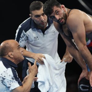 جدال دیدنی روس‌ها در لیگ ایران؛ شاه‌ماهی کشتی ایران روی تشک می‌رود