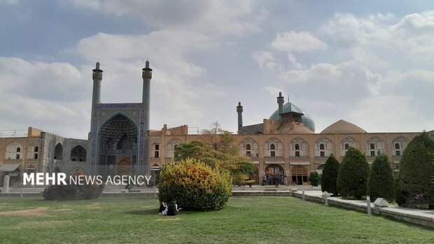 کیفیت هوای اصفهان قابل‌قبول شد؛ کاشان همچنان در وضعیت قرمز